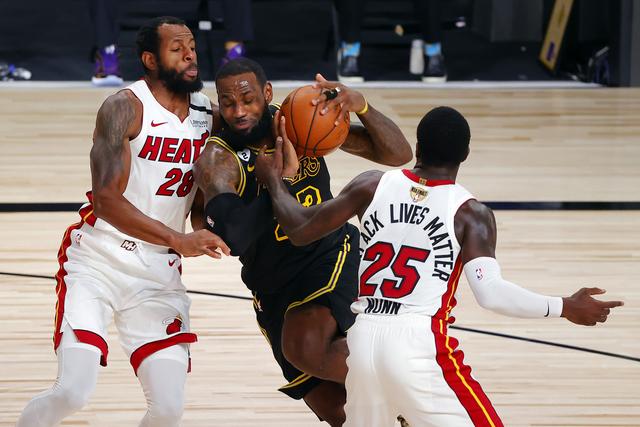 名攻防兼备 名攻防兼备